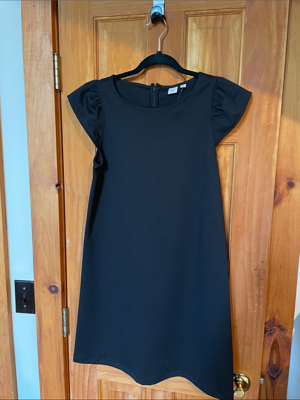 GAP Black Short Sleeve Shift Dress